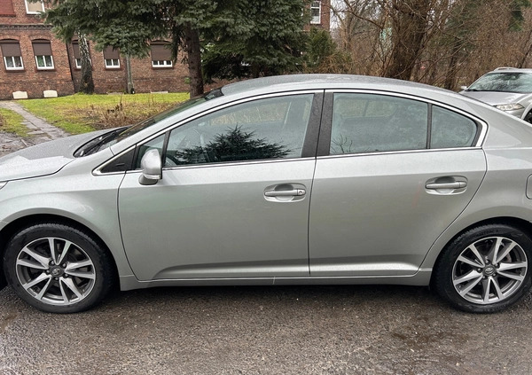 Toyota Avensis cena 36500 przebieg: 194000, rok produkcji 2013 z Będzin małe 781